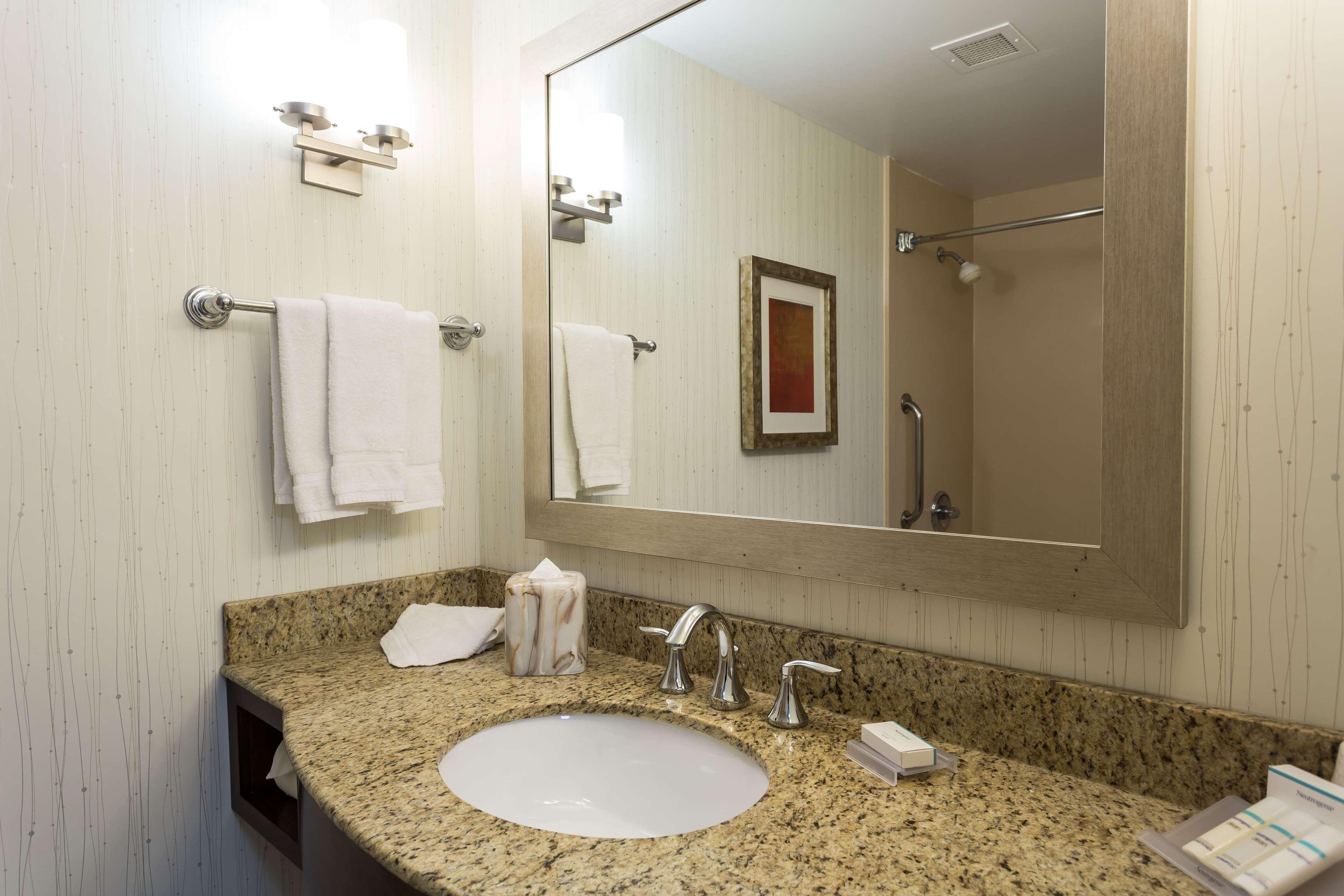 Hilton Garden Inn San Mateo Bagian luar foto