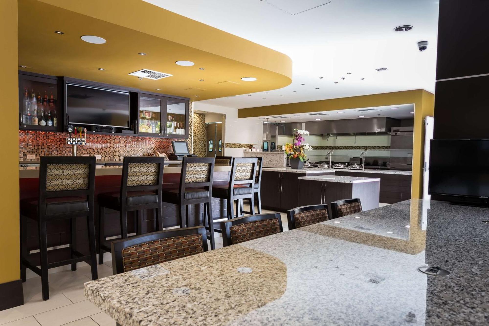 Hilton Garden Inn San Mateo Bagian luar foto